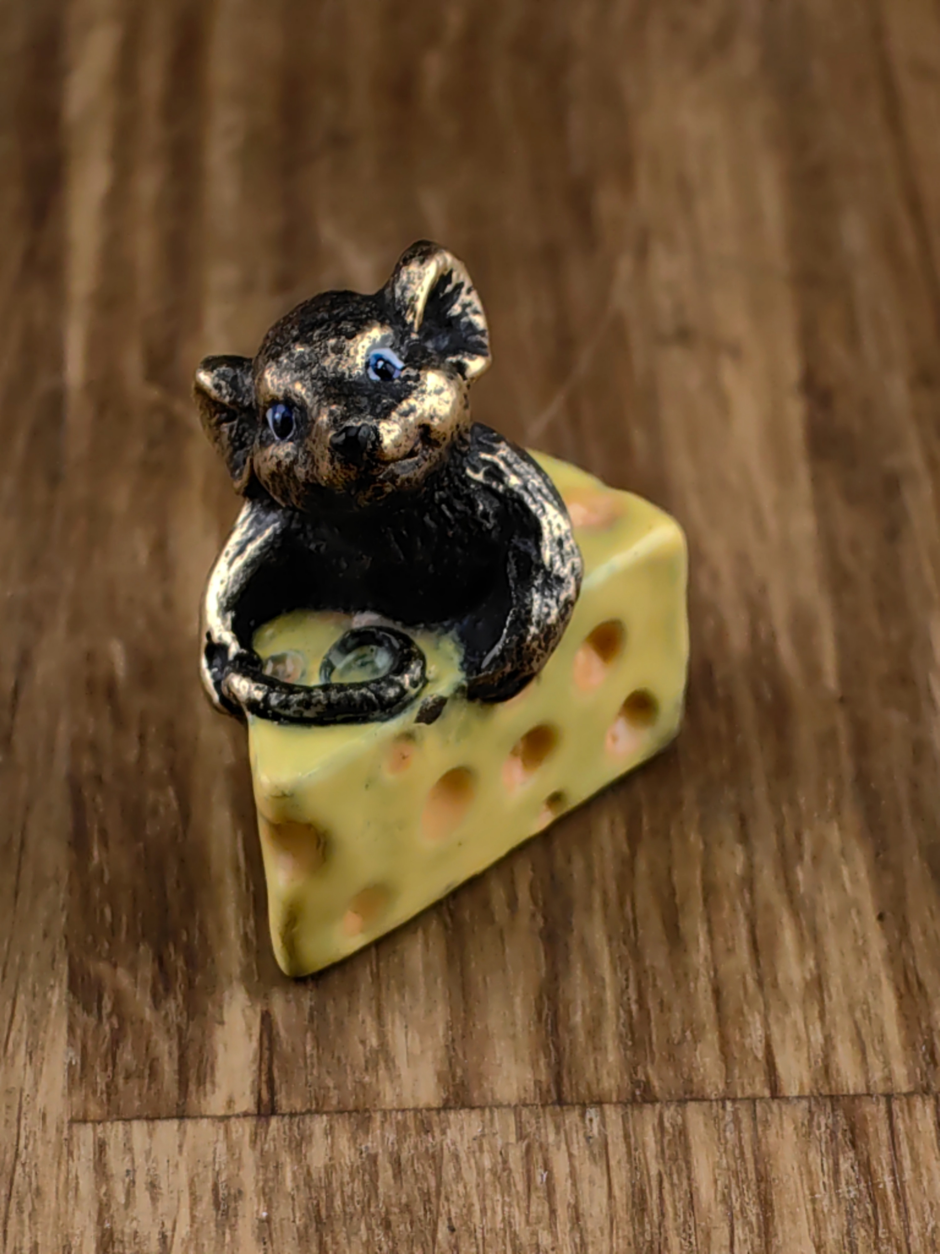 Мышь в сыре